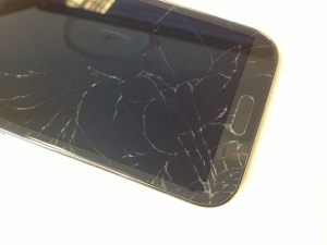 Samsung Galaxy Note II med spräckt glas