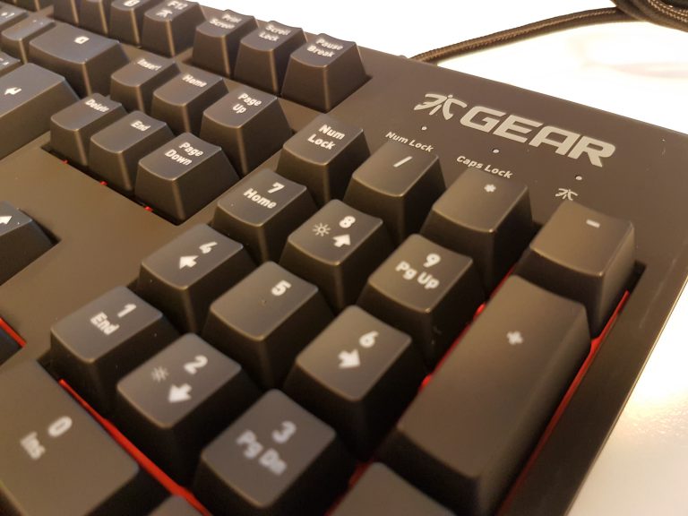 Fnatic Rush Pro är tangentbordet av gamers för gamers